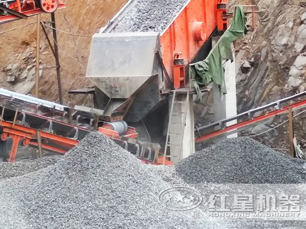河卵石破碎生產(chǎn)線(xiàn)現(xiàn)場(chǎng)圖片3 河卵石破碎生產(chǎn)線(xiàn)現(xiàn)場(chǎng)圖片3