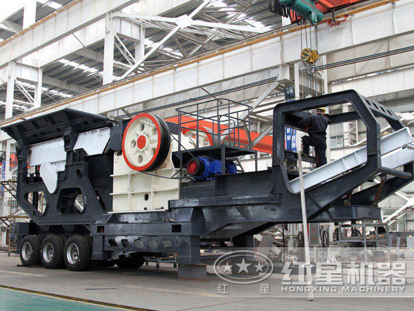 輪胎式花崗巖鄂破移動(dòng)破石子機(jī) 輪胎式花崗巖鄂破移動(dòng)破石子機(jī)