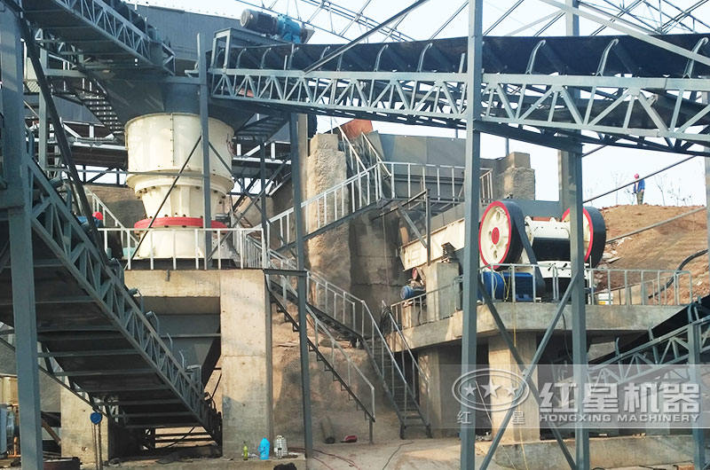 河卵石日產1000噸破碎現場 河卵石日產1000噸破碎現場