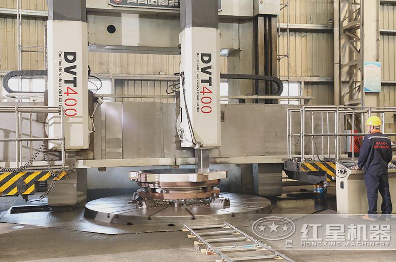 紅星履帶式移動石子破碎機大型化廠房