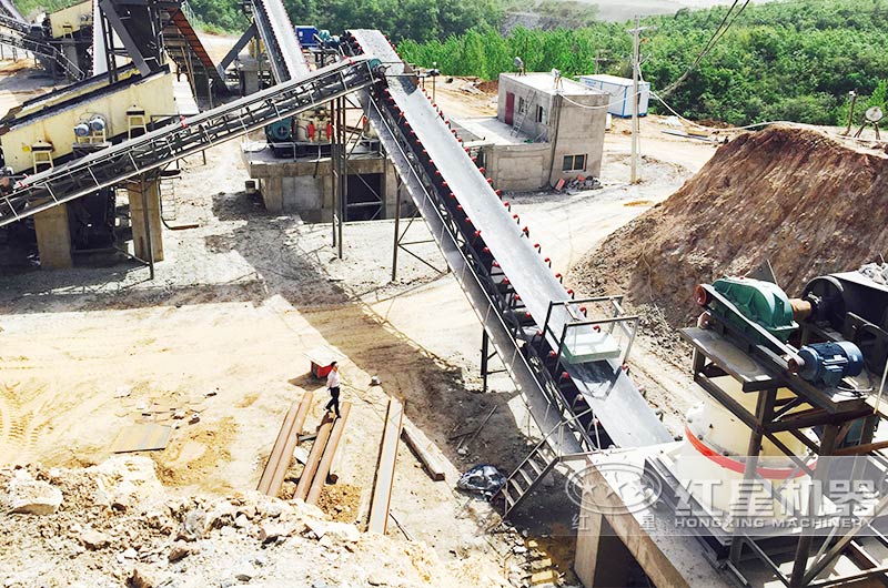 山東350噸石子破碎機(jī)生產(chǎn)現(xiàn)場(chǎng) 山東350噸石子破碎機(jī)生產(chǎn)現(xiàn)場(chǎng)