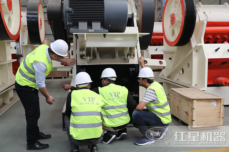 客戶來廠近距離了解設(shè)備 客戶來廠近距離了解設(shè)備