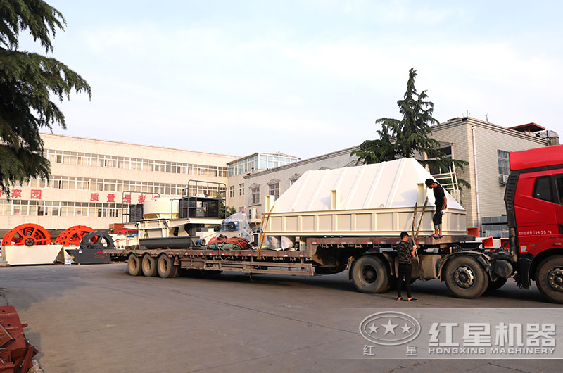 時(shí)產(chǎn)300噸的制砂設(shè)備發(fā)貨 時(shí)產(chǎn)300噸的制砂設(shè)備發(fā)貨