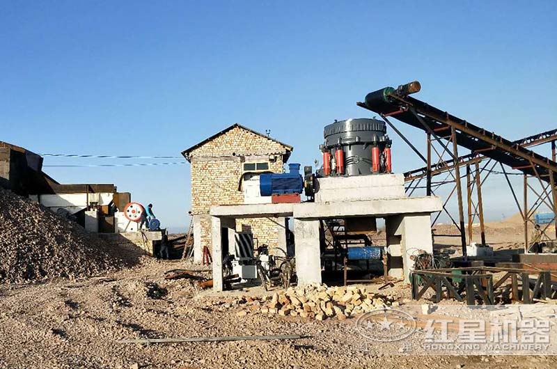 時(shí)產(chǎn)100-300噸石子破碎機(jī)生產(chǎn)現(xiàn)場(chǎng) 時(shí)產(chǎn)100-300噸石子破碎機(jī)生產(chǎn)現(xiàn)場(chǎng)