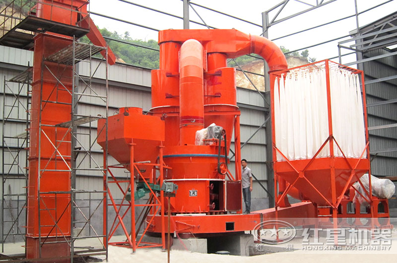 膨潤土磨粉機生產(chǎn)現(xiàn)場圖片 膨潤土磨粉機生產(chǎn)現(xiàn)場圖片