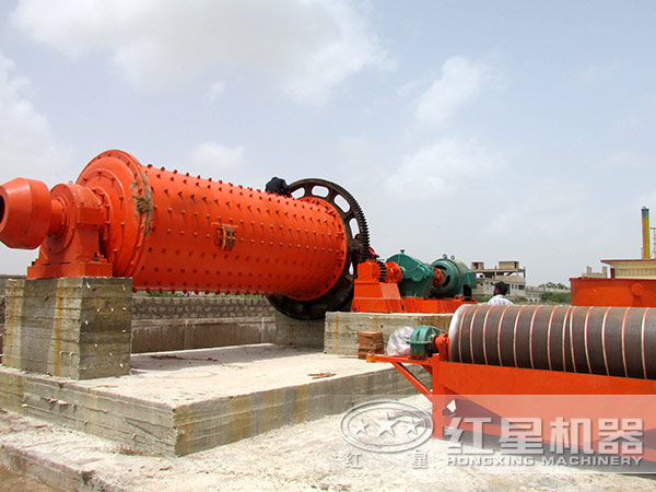 河南客戶球磨機(jī)生產(chǎn)現(xiàn)場圖片 河南客戶球磨機(jī)生產(chǎn)現(xiàn)場圖片