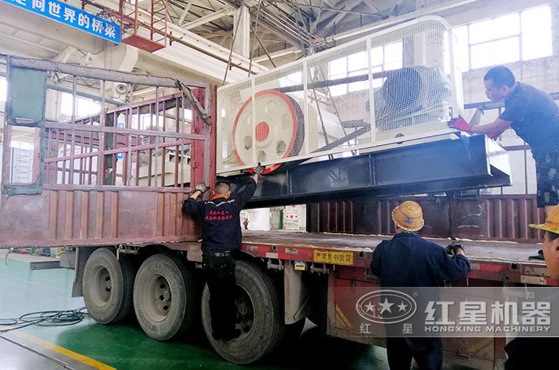 對(duì)輥式破碎機(jī) 對(duì)輥式破碎機(jī)