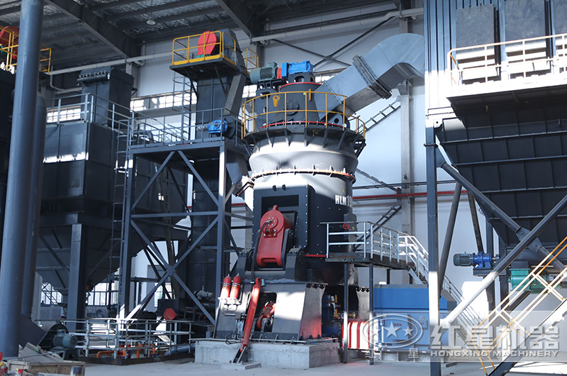 立式磨粉機現(xiàn)場 立式磨粉機現(xiàn)場