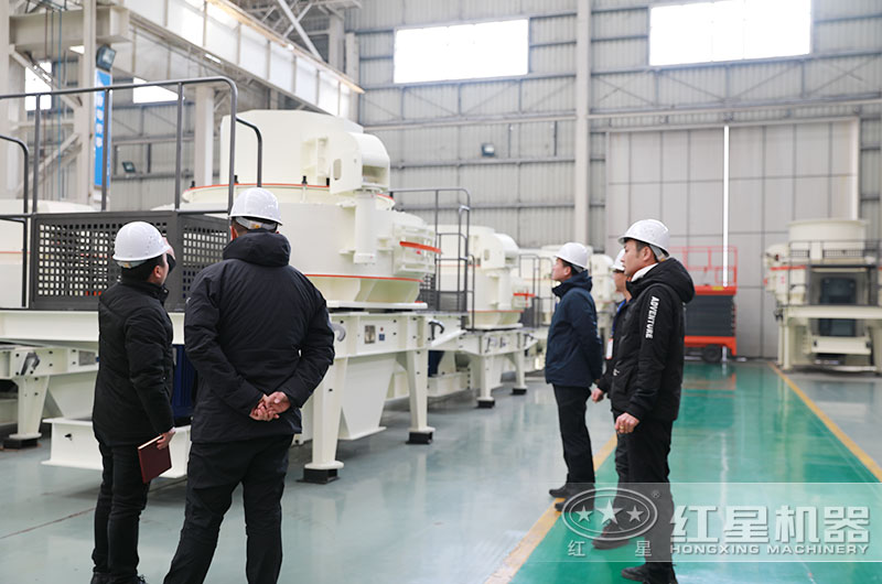 客戶來廠考察尾礦制砂設備 客戶來廠考察尾礦制砂設備