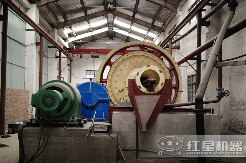 2145球磨機選礦加工生產(chǎn)客戶現(xiàn)場 2145球磨機選礦加工生產(chǎn)客戶現(xiàn)場