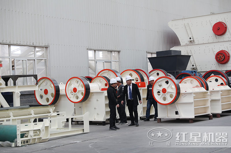 客戶來廠參觀69破碎機 客戶來廠參觀69破碎機