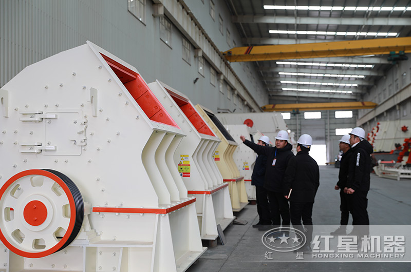 客戶來(lái)廠考察煤炭破碎設(shè)備 客戶來(lái)廠考察煤炭破碎設(shè)備