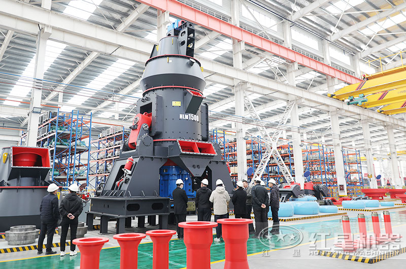 客戶來廠考察磨粉機設(shè)備 客戶來廠考察磨粉機設(shè)備